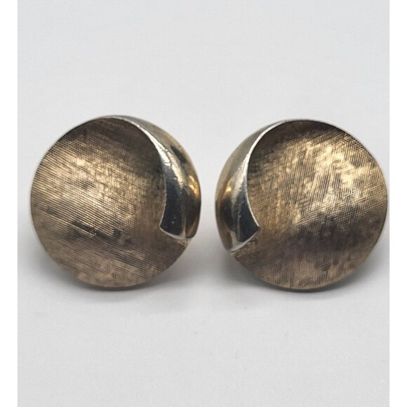 Vintage Crown Trifari Brushed Shiny Gold Tone Swirl Clip Earrings Classic - Picture 1 of 8